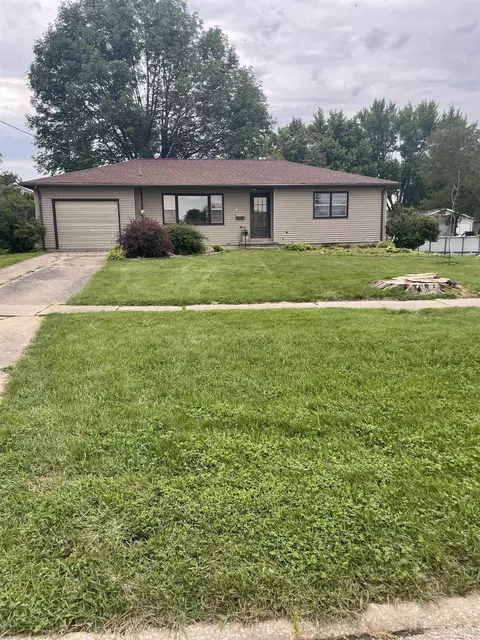1209 Clark St, Dysart, IA 52224