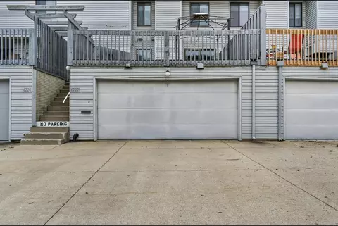 4222 Kris Line Dr #6, Waterloo, IA 50701