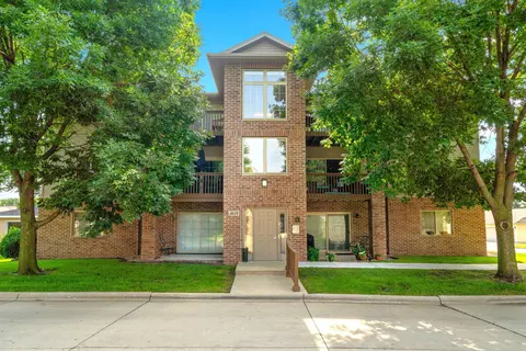 3619 Pheasant Ln #5, Waterloo, IA 50701