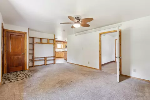 206 N 3rd St, Hazleton, IA 50641 photo 9