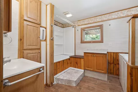 206 N 3rd St, Hazleton, IA 50641 photo 5
