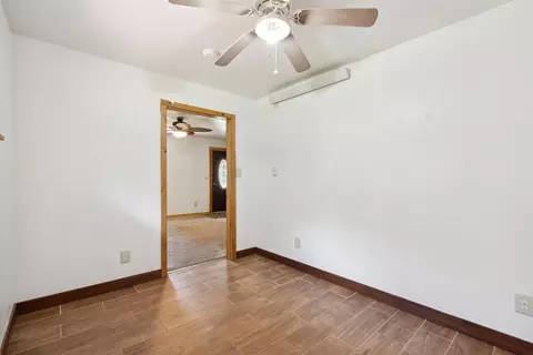 206 N 3rd St, Hazleton, IA 50641 photo 12