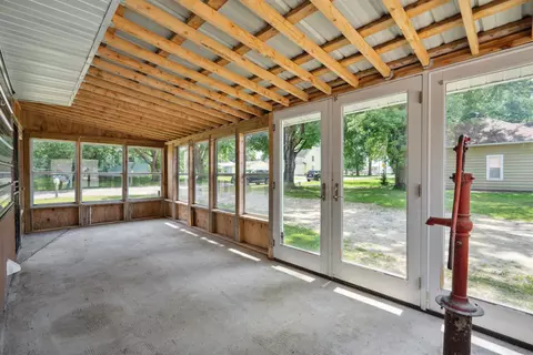 206 N 3rd St, Hazleton, IA 50641 photo 16