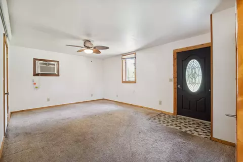 206 N 3rd St, Hazleton, IA 50641 photo 8