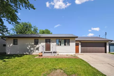 304 12th Ave N W, Independence, IA 50644
