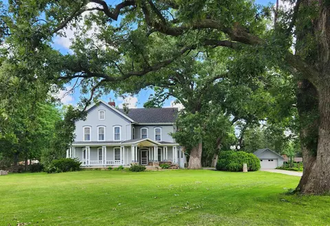 5202 University Ave, Cedar Falls, IA 50613