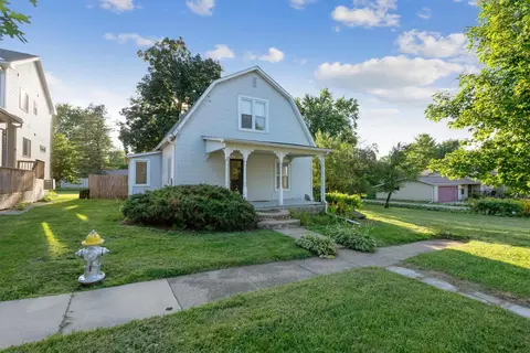 222 N Francis St, Cedar Falls, IA 50613
