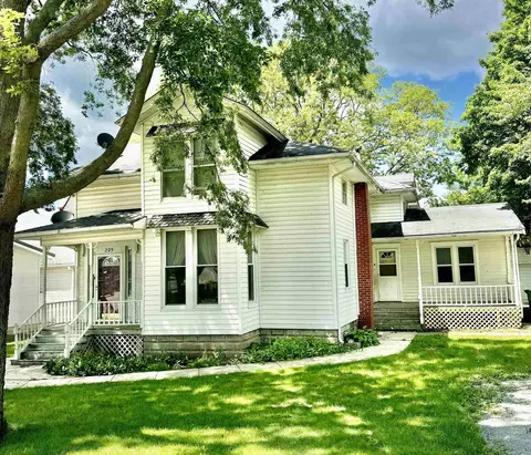 205 NE 3rd Ave, Independence, IA 50644