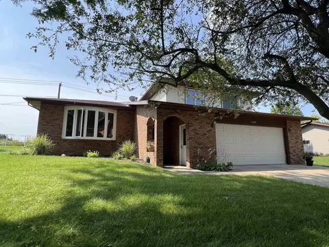 1308 2nd St SE, Oelwein, IA 50662