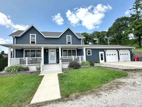 304 NW 3rd St, Fort Atkinson, IA 52144
