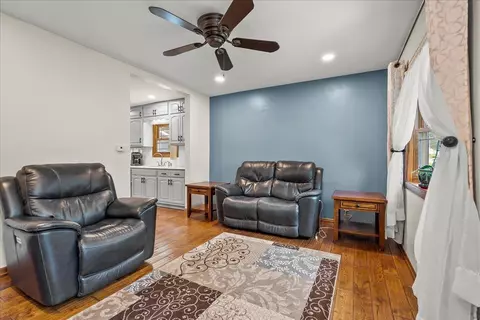 1315 Upton Ave, Waterloo, IA 50701 photo 2