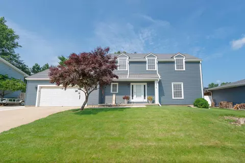 914 Lynda Rd, Waterloo, IA 50701