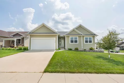 1426 Austin Way, Cedar Falls, IA 50613
