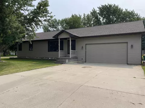 202 S 7th St, Quasqueton, IA 52326