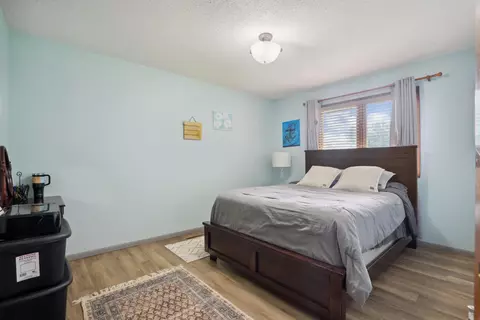 1012 Kaplan Dr, Waterloo, IA 50702 photo 8
