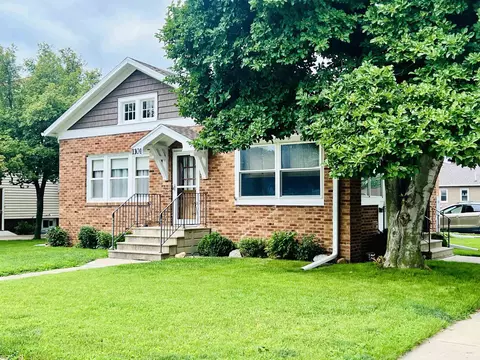 1101 G Ave, Grundy Center, IA 50638