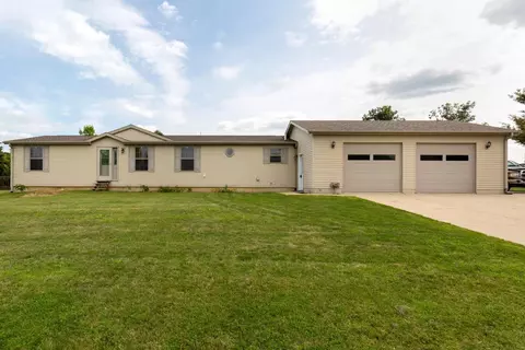 1016 Conn St, Parkersburg, IA 50665