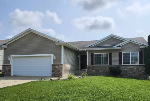 4908 Millenium Dr, Cedar Falls, IA 50613
