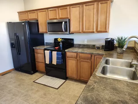 4908 Millenium Dr, Cedar Falls, IA 50613 photo 2