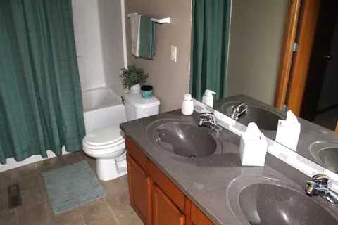 4908 Millenium Dr, Cedar Falls, IA 50613 photo 19