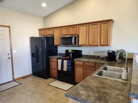 4908 Millenium Dr, Cedar Falls, IA 50613 photo 4