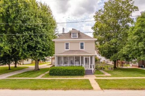 309 N Division St, Sumner, IA 50674
