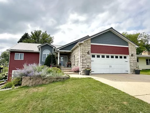 411 N Jefferson St, Calmar, IA 52132