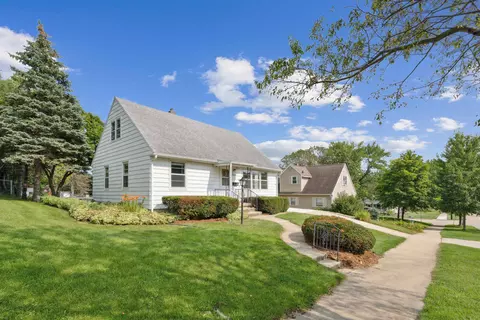 1316 College St, Cedar Falls, IA 50613