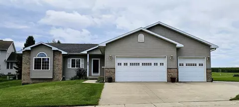 110 Meadow Ln, La Porte City, IA 50651