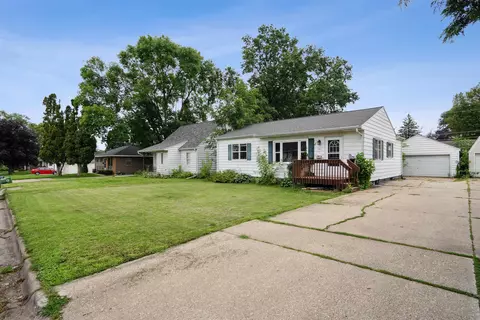 916 Locke Ave, Waterloo, IA 50702