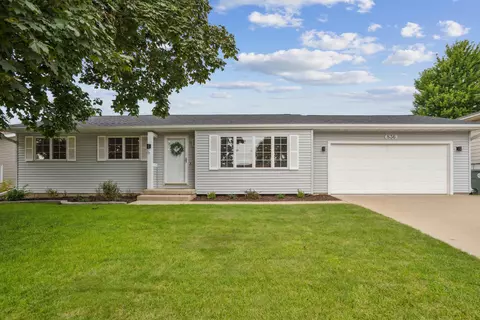 836 Colby Rd, Waterloo, IA 50701