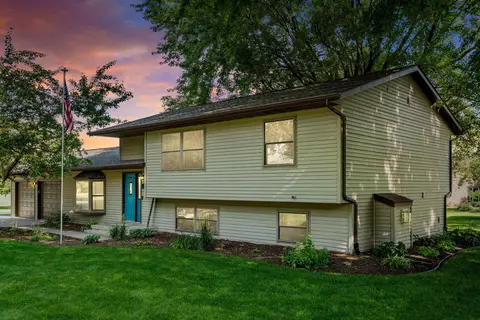 125 Jefferson St, Winthrop, IA 50682