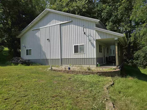 2194 Mound View Ln, Harpers Ferry, IA 52146