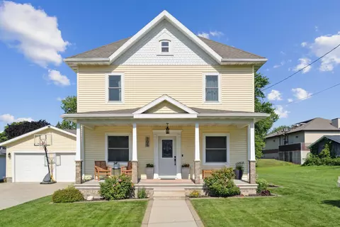 105 Locust St, Strawberry Point, IA 52076