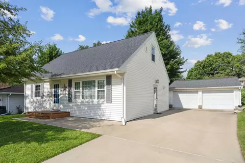 2764 Fairlane Ave, Waterloo, IA 50702