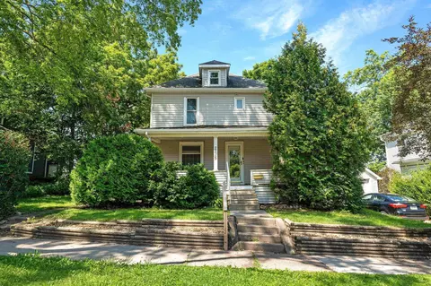 2215 Iowa St, Cedar Falls, IA 50613