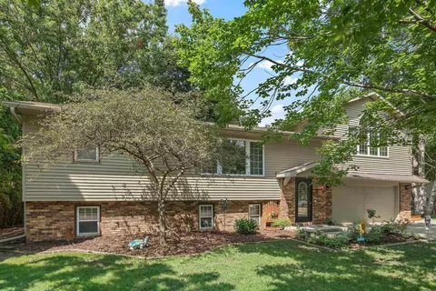 855 Church St, Jesup, IA 50648