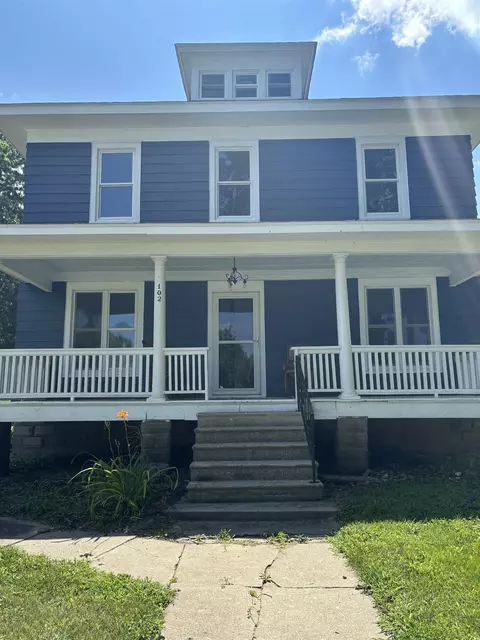 102 W Dunkerton St, Dunkerton, IA 50626
