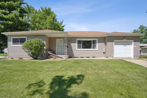 1422 Shady Ln, Waterloo, IA 50701