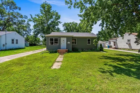 1325 Northey St, Waterloo, IA 50703