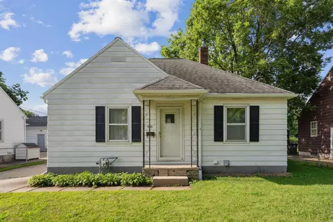 743 Newton St, Waterloo, IA 50703