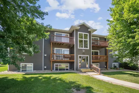 4702 Chadwick Rd #6, Cedar Falls, IA 50613