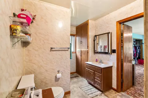 414 E 1st St, Sumner, IA 50674 photo 7