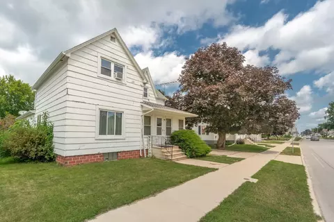 414 E 1st St, Sumner, IA 50674 photo 3