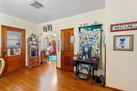 414 E 1st St, Sumner, IA 50674 photo 6