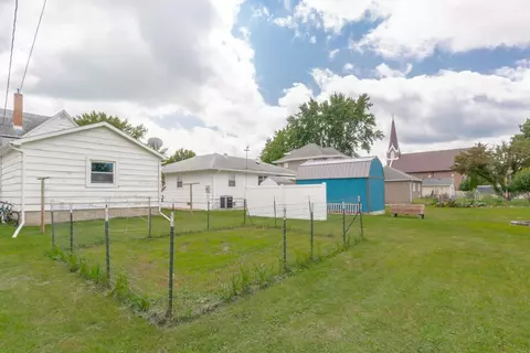 414 E 1st St, Sumner, IA 50674 photo 16