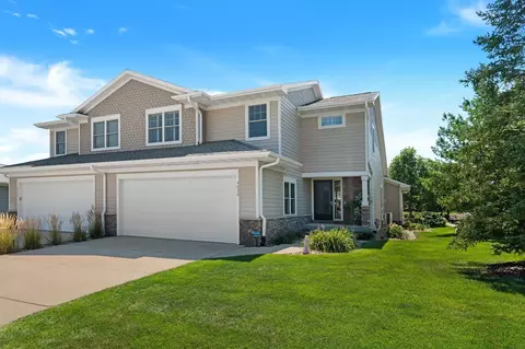 4632 Whispering Pines Cir, Cedar Falls, IA 50613