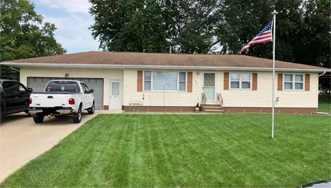 205 6th St N, Fairbank, IA 50629