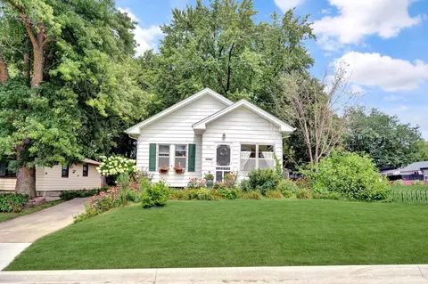 1222 Madison St, Cedar Falls, IA 50613