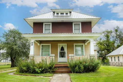 225 S Main St, Allison, IA 50602